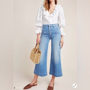 MOTHER The Swooner Roller Cropped Wide-Leg Jeans in Post No Bills Size 29